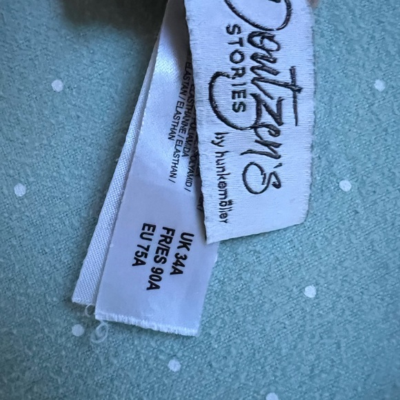 Hunkemöller Bras (2) 32A/B 💕 - Picture 6 of 7